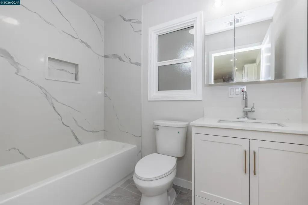 4353 Bermuda Avenue Oakland CA 94619
