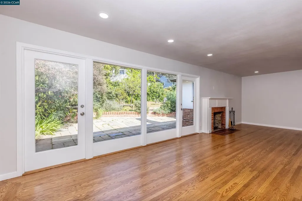 4353 Bermuda Avenue Oakland CA 94619