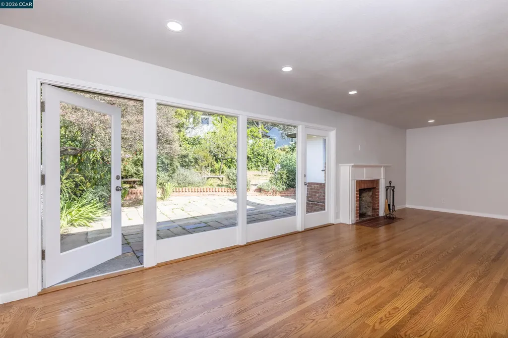 4353 Bermuda Avenue Oakland CA 94619