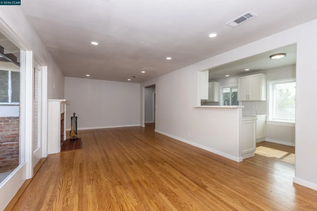 4353 Bermuda Avenue Oakland CA 94619