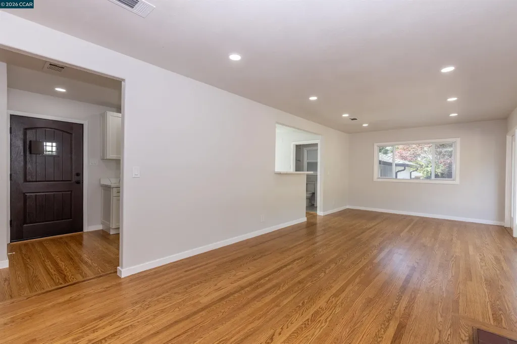 4353 Bermuda Avenue Oakland CA 94619