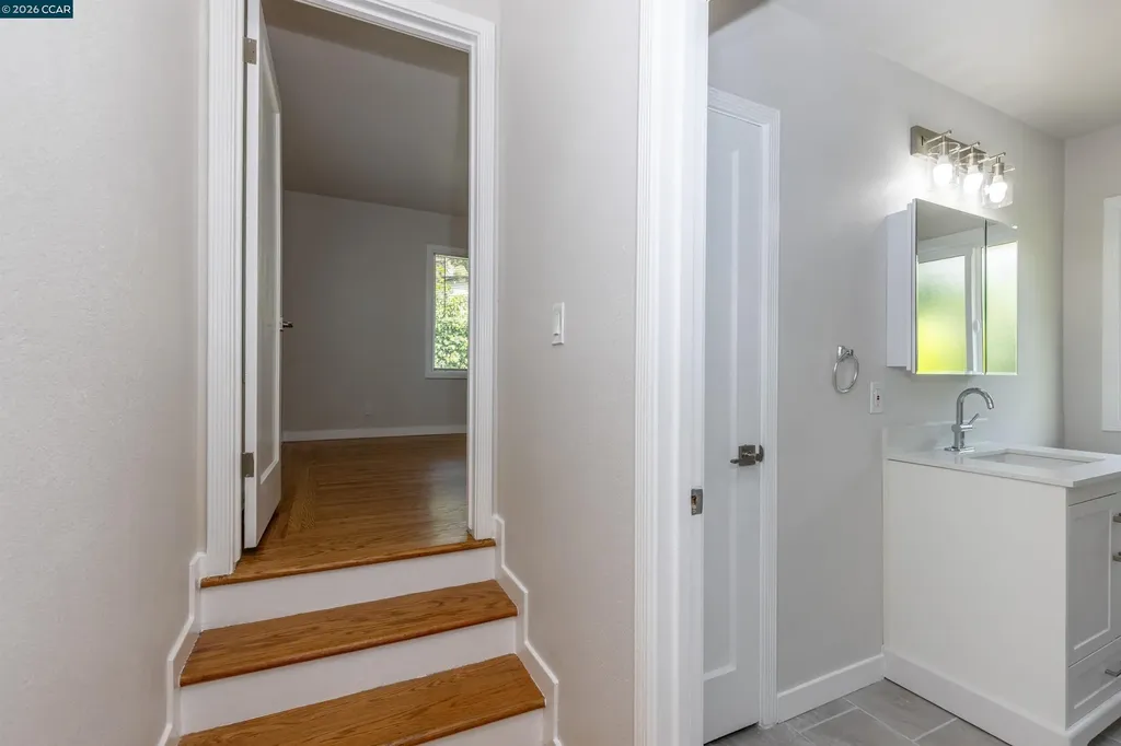 4353 Bermuda Avenue Oakland CA 94619