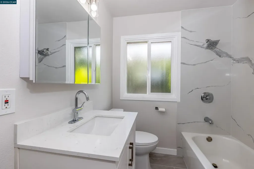 4353 Bermuda Avenue Oakland CA 94619