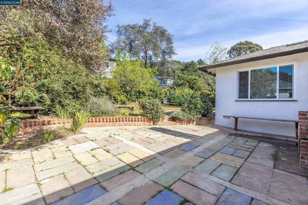 4353 Bermuda Avenue Oakland CA 94619