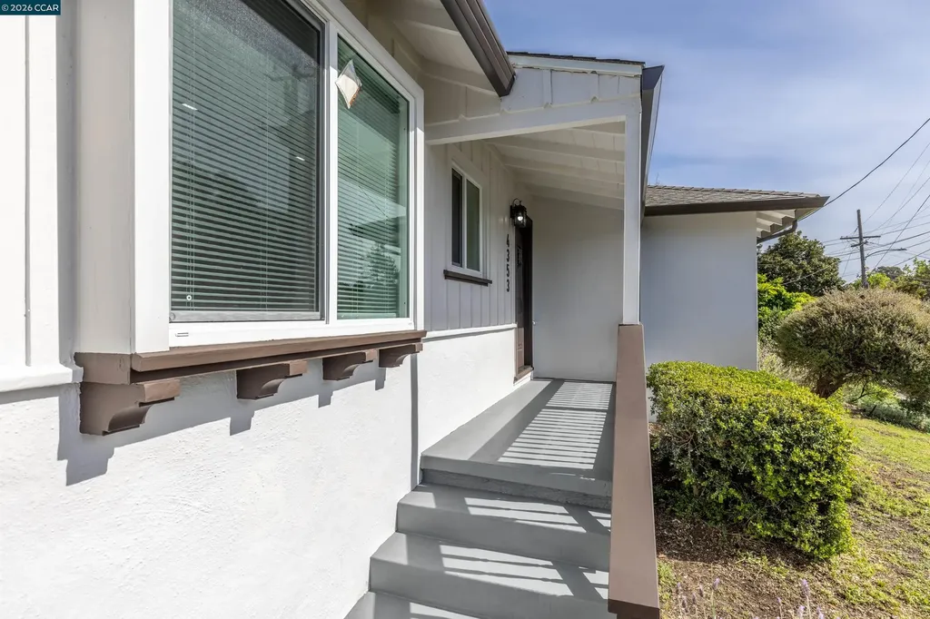 4353 Bermuda Avenue Oakland CA 94619