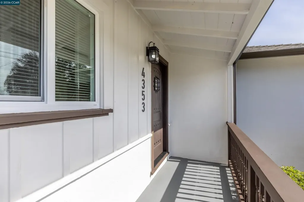 4353 Bermuda Avenue Oakland CA 94619