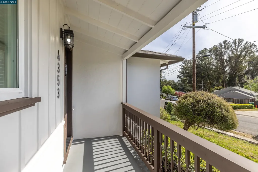 4353 Bermuda Avenue Oakland CA 94619