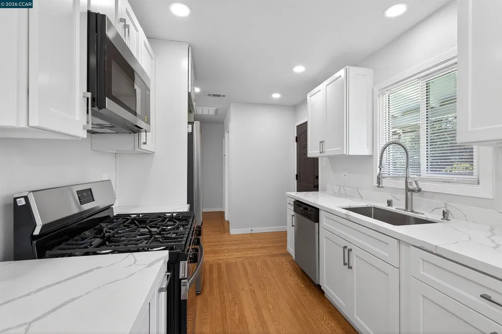 4353 Bermuda Avenue Oakland CA 94619