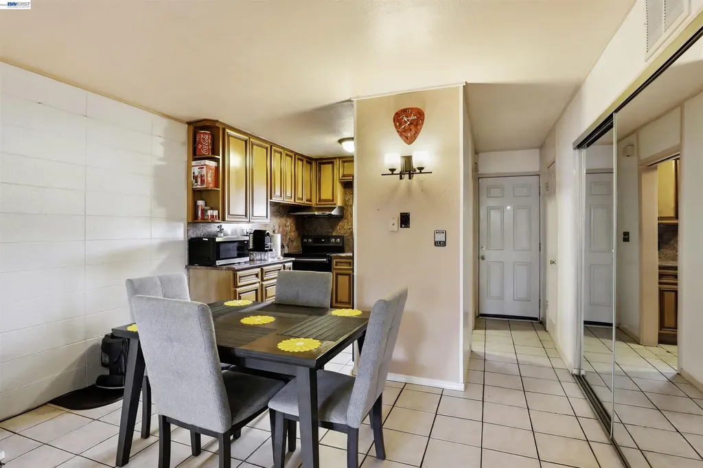 27505 Tampa Avenue Hayward CA 94544