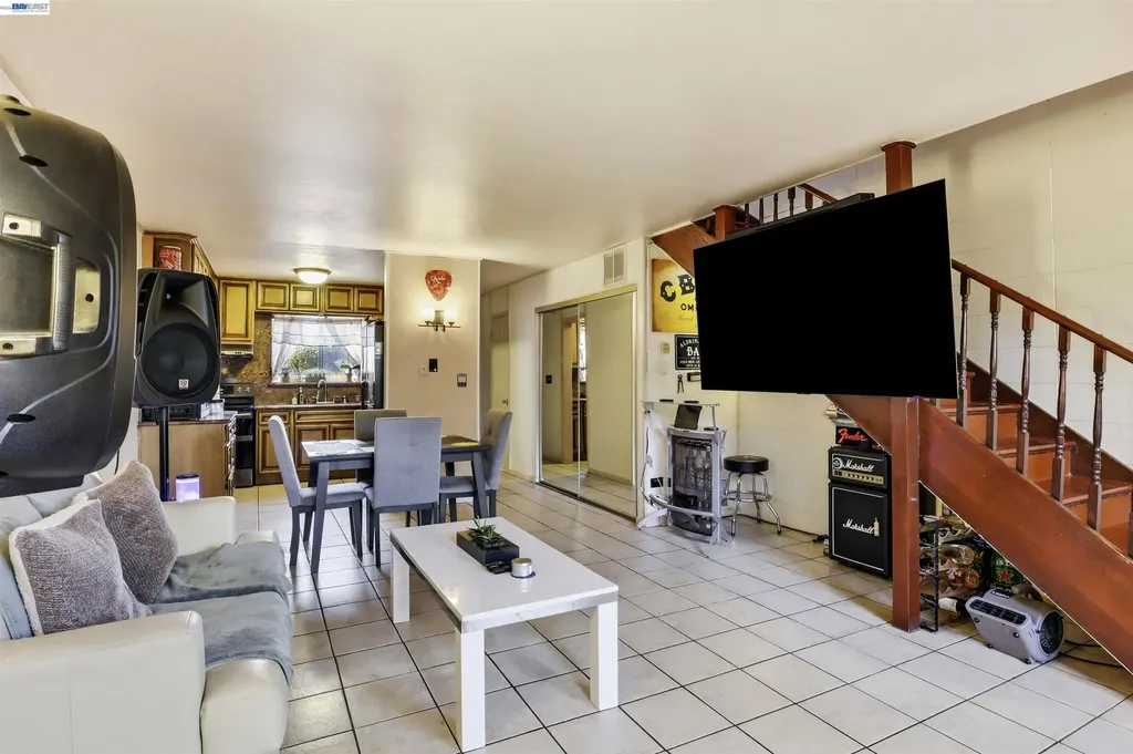 27505 Tampa Avenue Hayward CA 94544