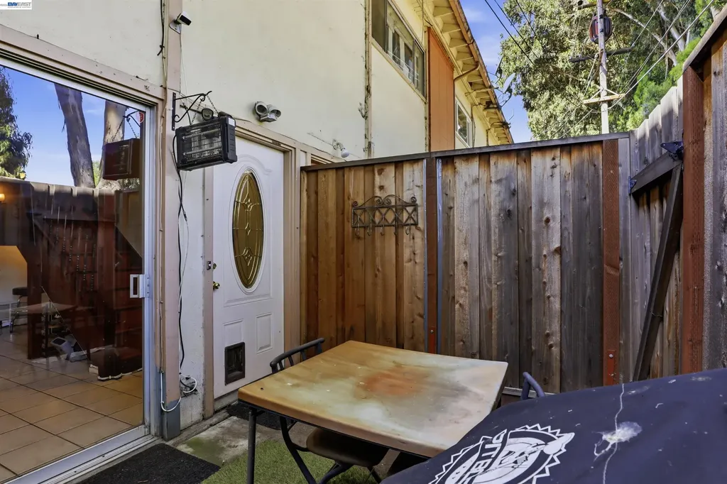 27505 Tampa Avenue Hayward CA 94544