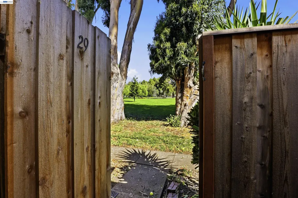27505 Tampa Avenue Hayward CA 94544