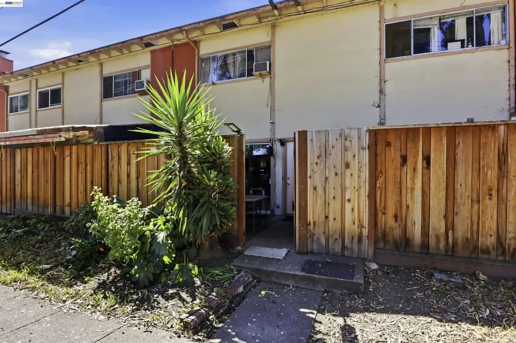 27505 Tampa Avenue Hayward CA 94544