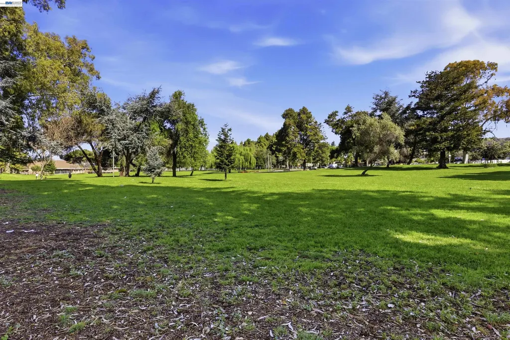 27505 Tampa Avenue Hayward CA 94544