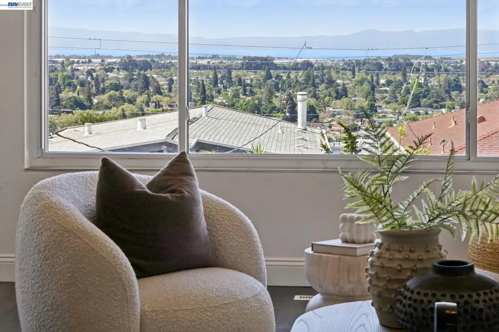 3009 Broadmoor View Oakland CA 94605