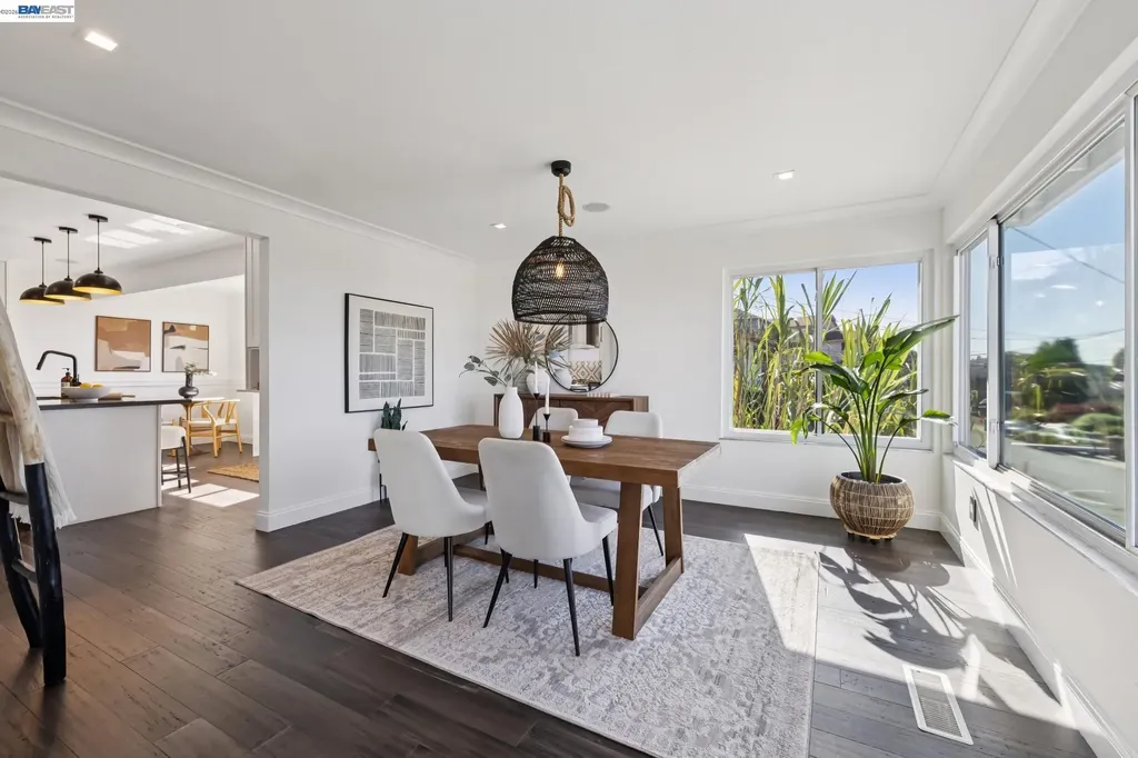 3009 Broadmoor View Oakland CA 94605