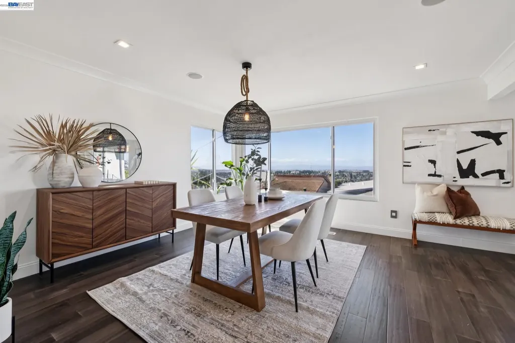 3009 Broadmoor View Oakland CA 94605