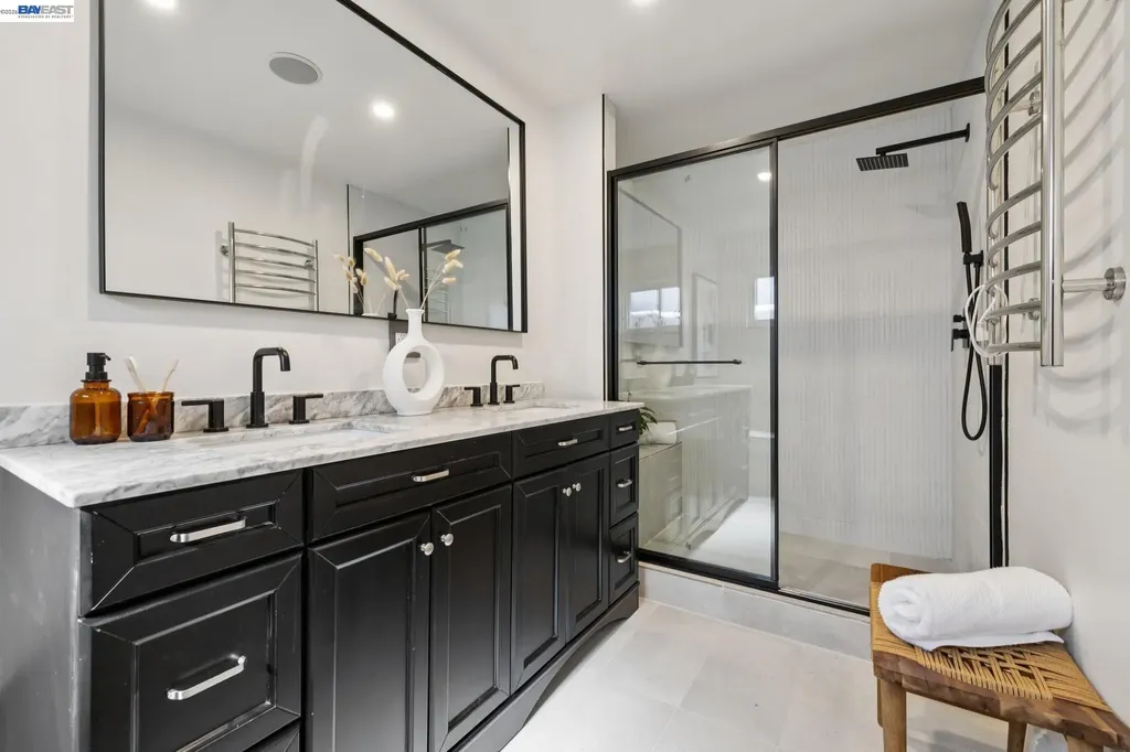 3009 Broadmoor View Oakland CA 94605
