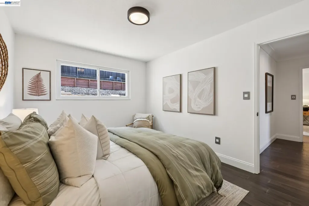 3009 Broadmoor View Oakland CA 94605
