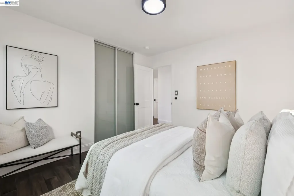 3009 Broadmoor View Oakland CA 94605