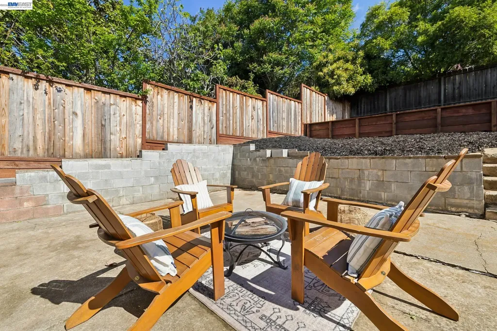 3009 Broadmoor View Oakland CA 94605