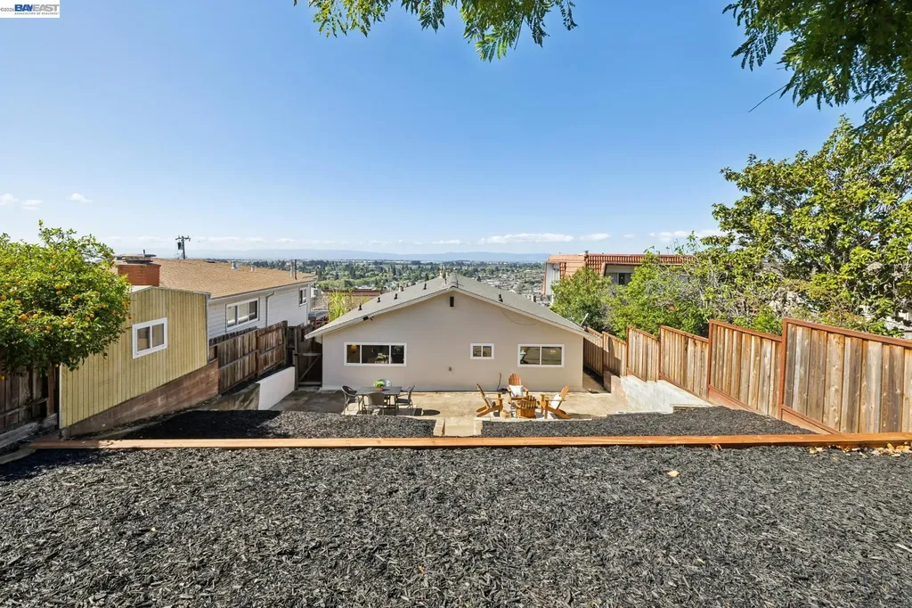 3009 Broadmoor View Oakland CA 94605