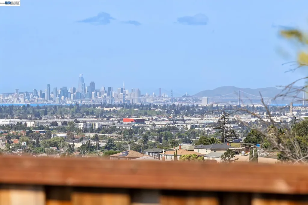 3009 Broadmoor View Oakland CA 94605