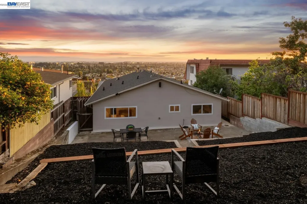 3009 Broadmoor View Oakland CA 94605