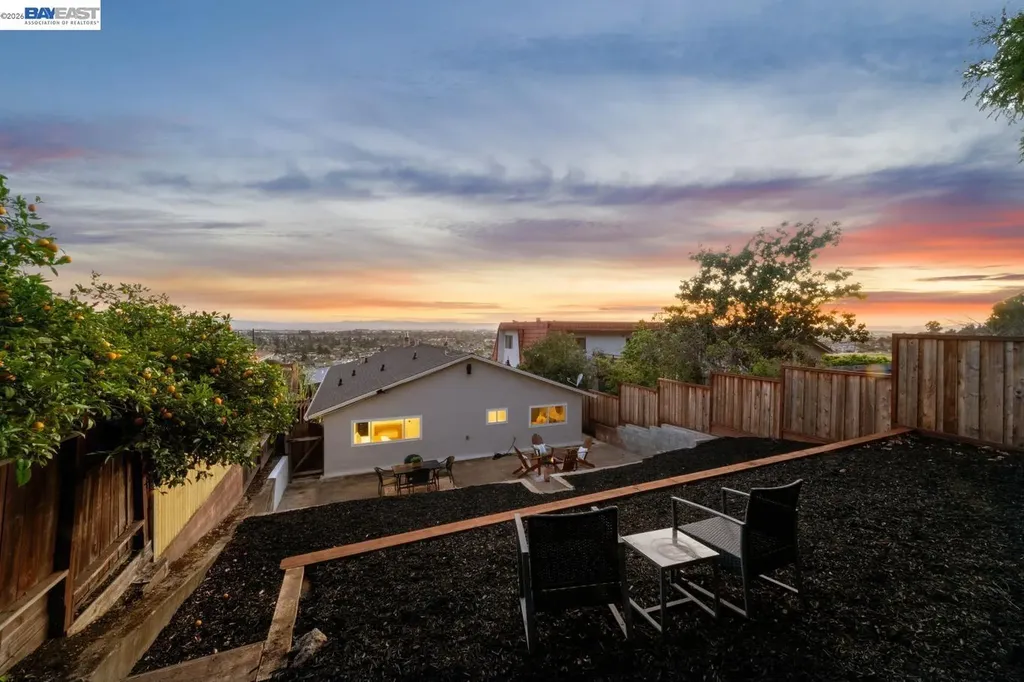 3009 Broadmoor View Oakland CA 94605