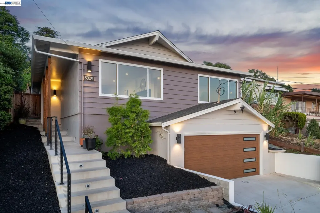 3009 Broadmoor View Oakland CA 94605