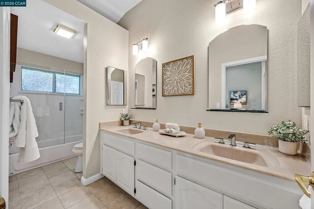 402 Chupcan Place Clayton CA 94517