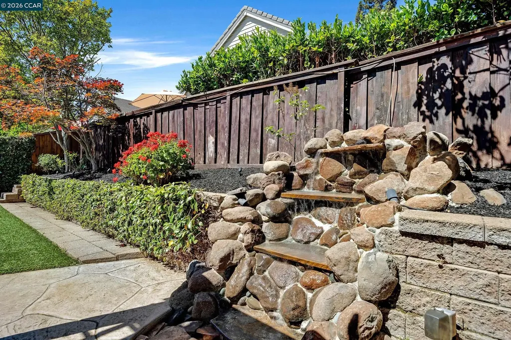 402 Chupcan Place Clayton CA 94517