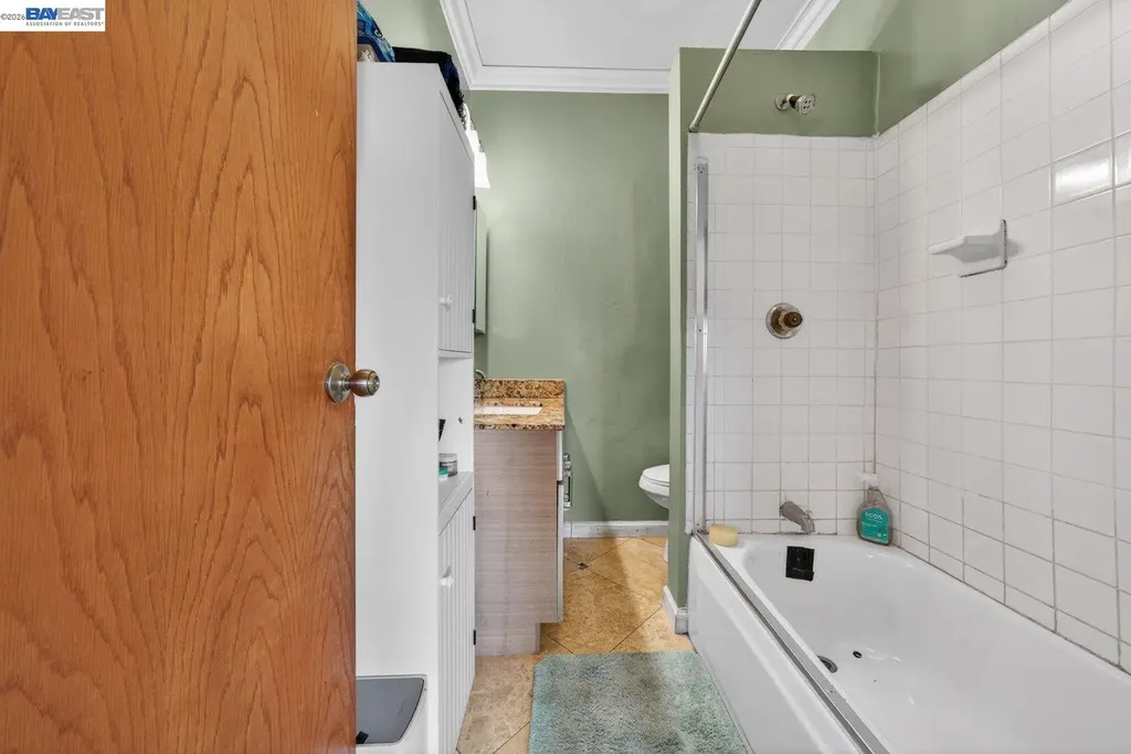 9012 Burr Street Oakland CA 94605
