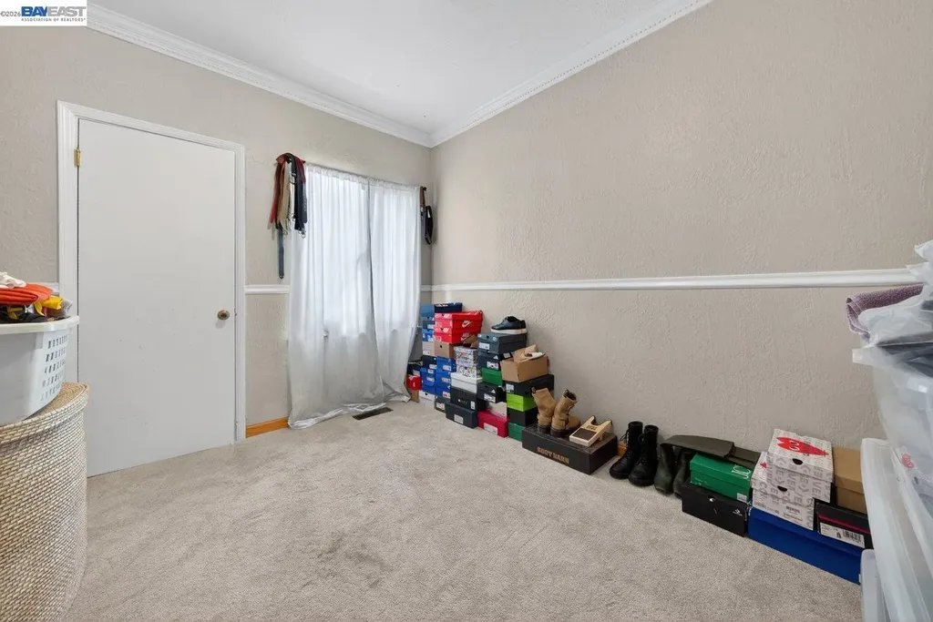 9012 Burr Street Oakland CA 94605