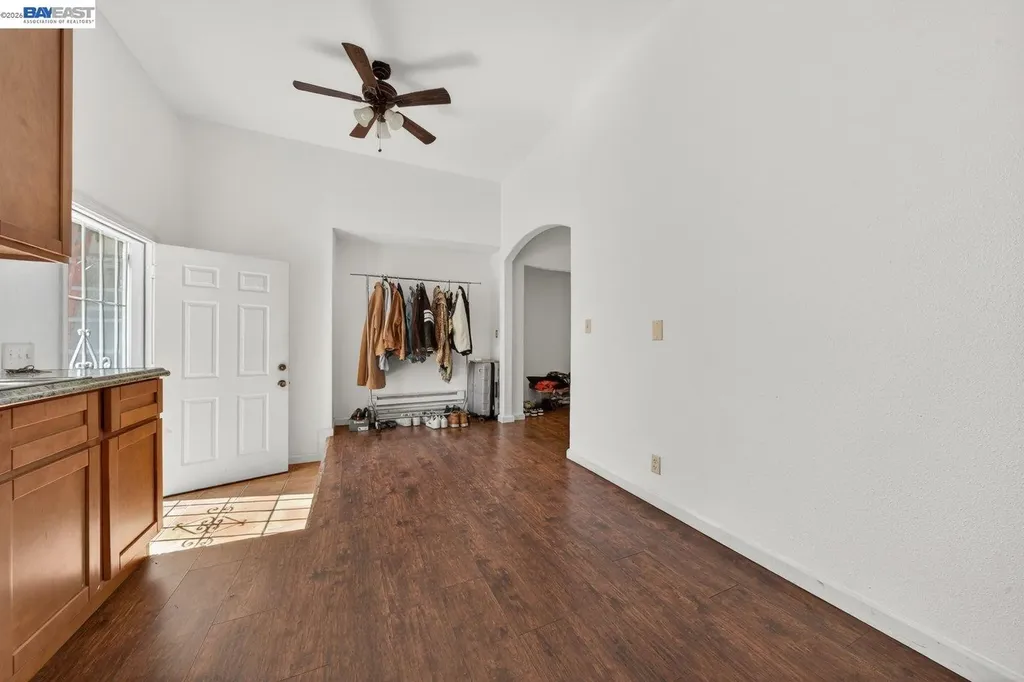 9012 Burr Street Oakland CA 94605