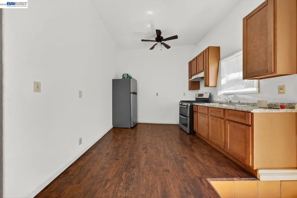 9012 Burr Street Oakland CA 94605