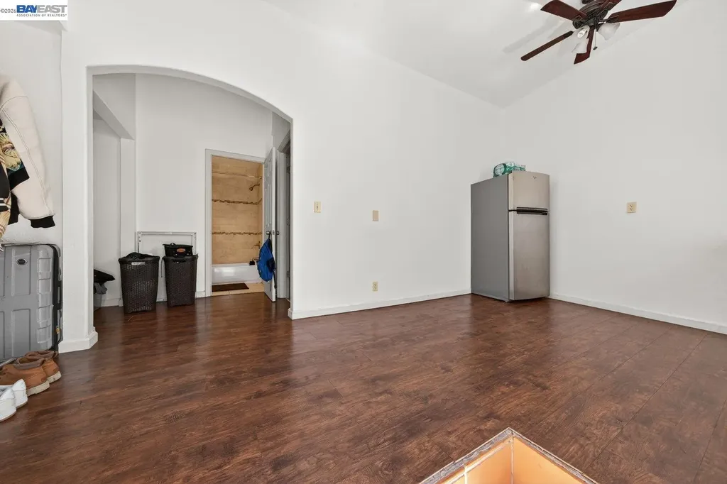 9012 Burr Street Oakland CA 94605