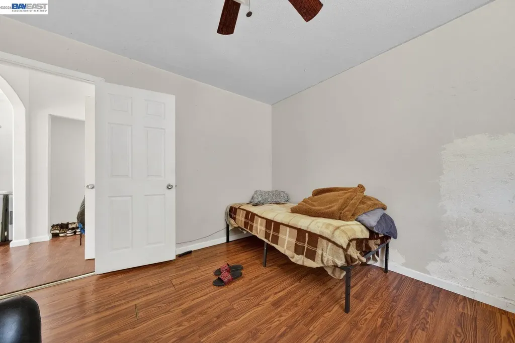 9012 Burr Street Oakland CA 94605