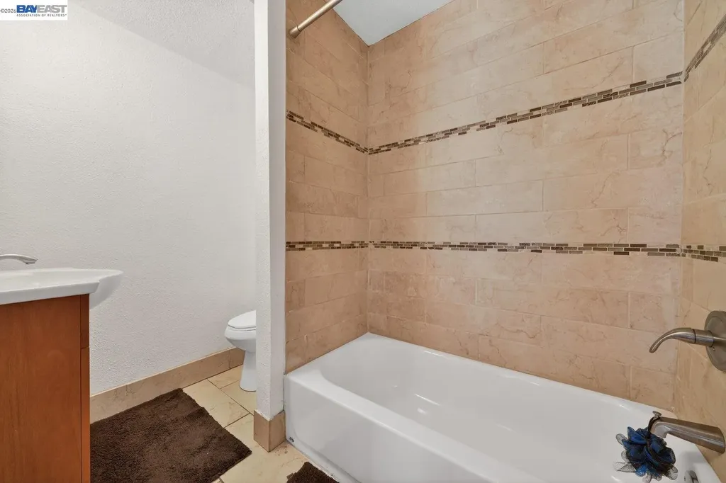 9012 Burr Street Oakland CA 94605
