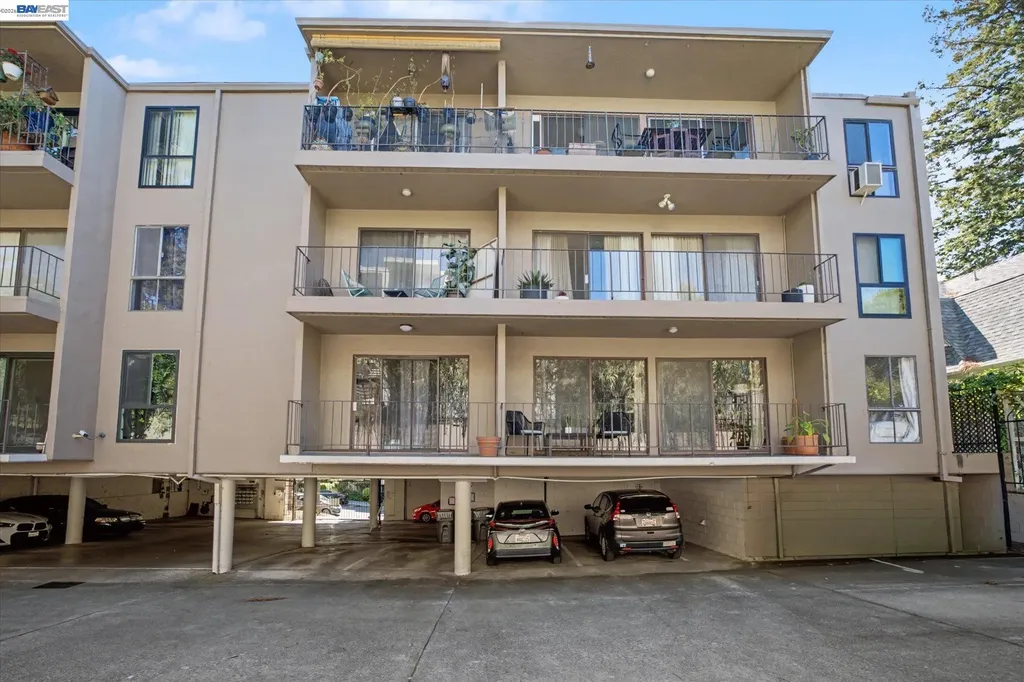 625 El Dorado Avenue Oakland CA 94611