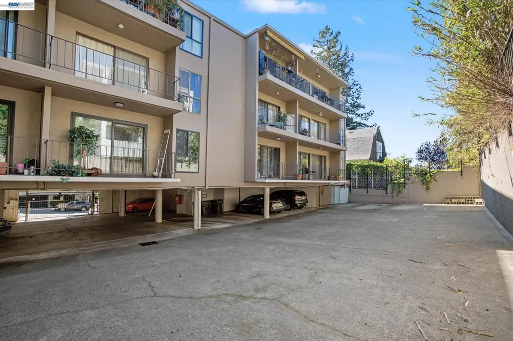 625 El Dorado Avenue Oakland CA 94611
