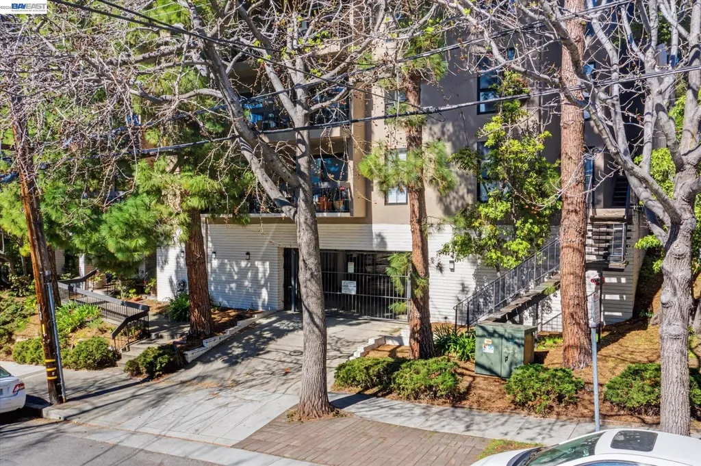 625 El Dorado Avenue Oakland CA 94611