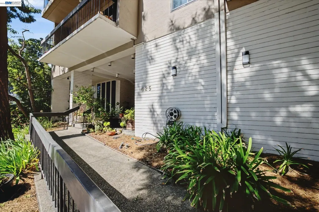 625 El Dorado Avenue Oakland CA 94611