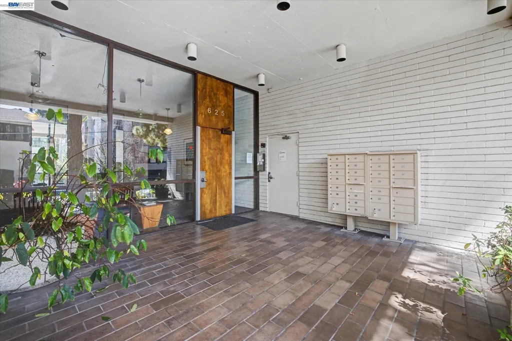 625 El Dorado Avenue Oakland CA 94611