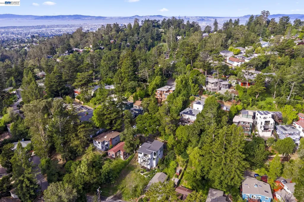 45 Homeglen Lane Oakland CA 94611