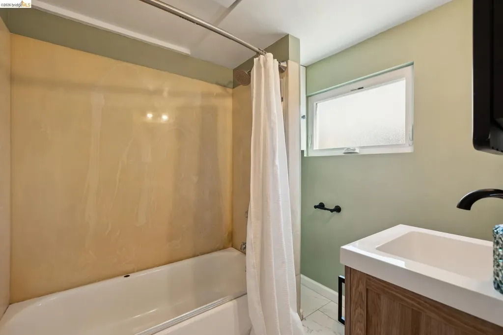 2564 35th Avenue Oakland CA 94601