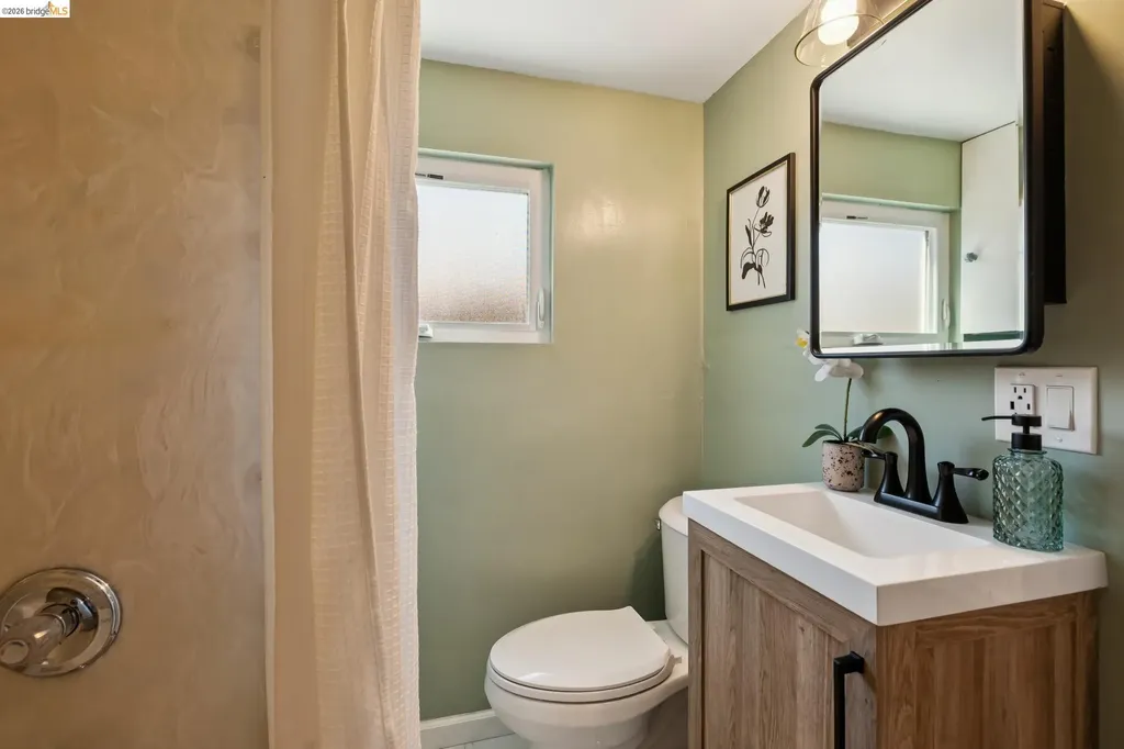 2564 35th Avenue Oakland CA 94601