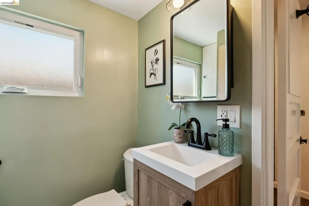 2564 35th Avenue Oakland CA 94601