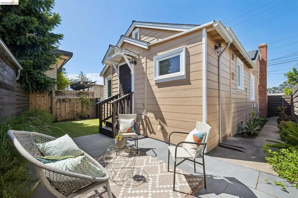 2564 35th Avenue Oakland CA 94601