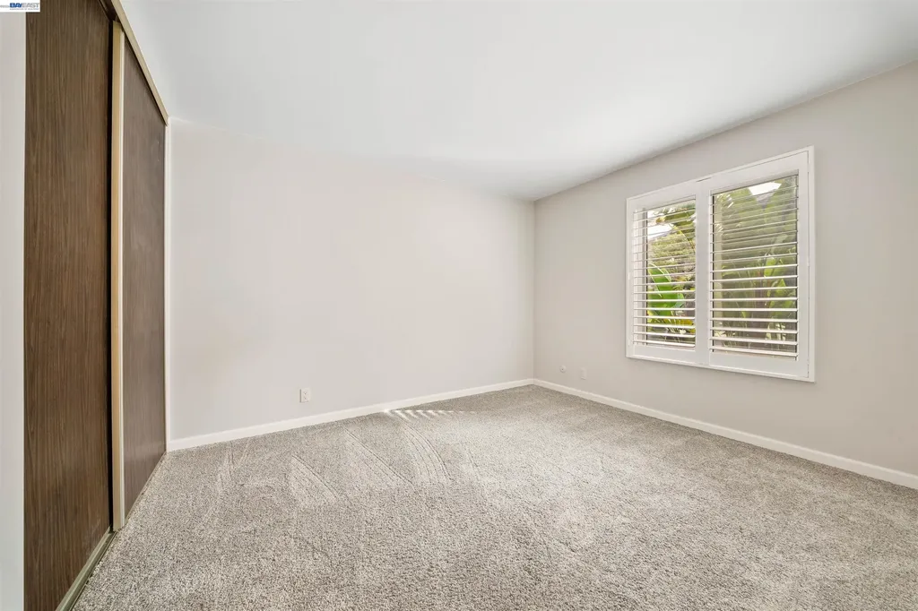 960 Shorepoint Court Alameda CA 94501